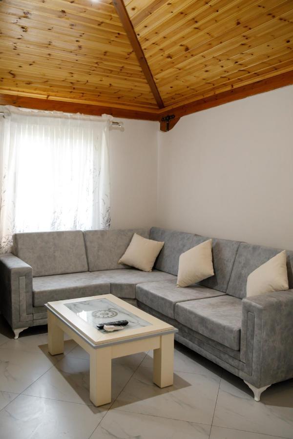 Logli Apartments Gjirokastër Buitenkant foto