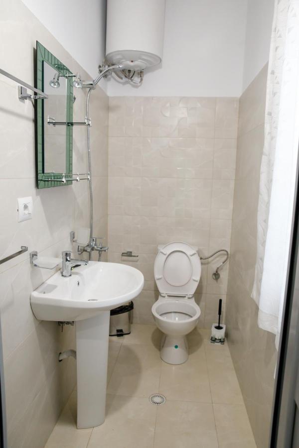 Logli Apartments Gjirokastër Buitenkant foto